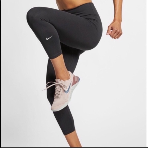 nike one crop leggings